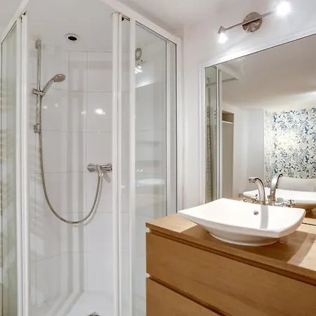 130 Olivia - Superb In Paris. Apartment